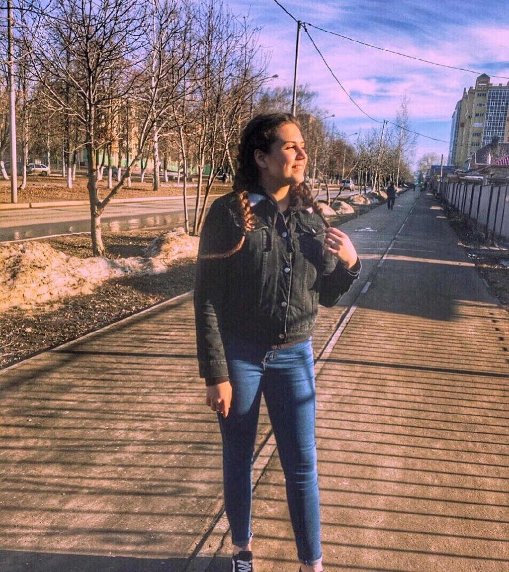 Виолетта привлекательная девушка из Валуек цена от 3500 руб