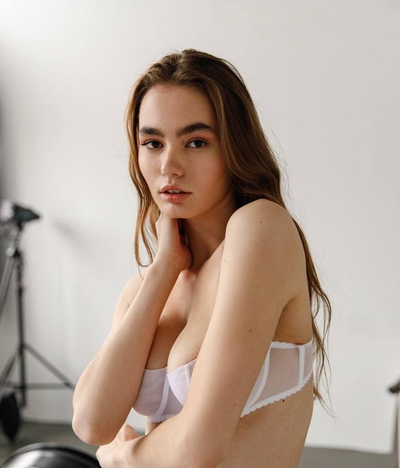 Маринка привлекательная девушка из Валуек цена от 6000 руб