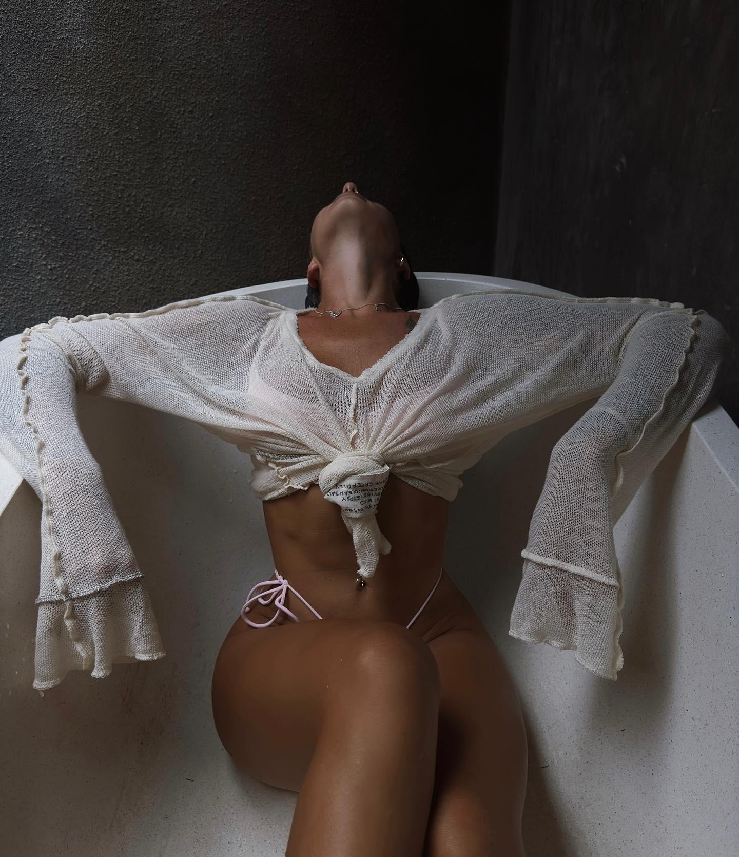 ОЛЕСЯ привлекательная девушка из Валуек цена от 6000 руб