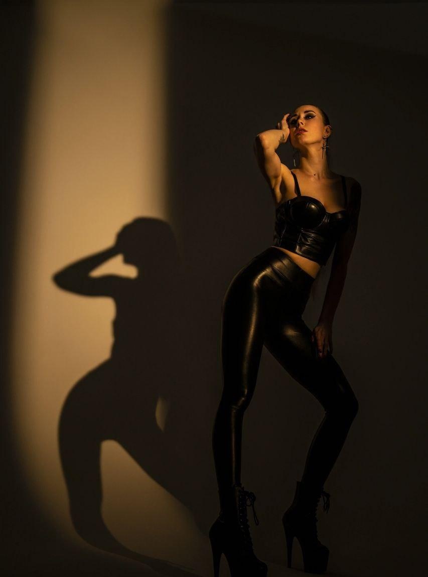 Галина привлекательная девушка из Валуек цена от 6000 руб