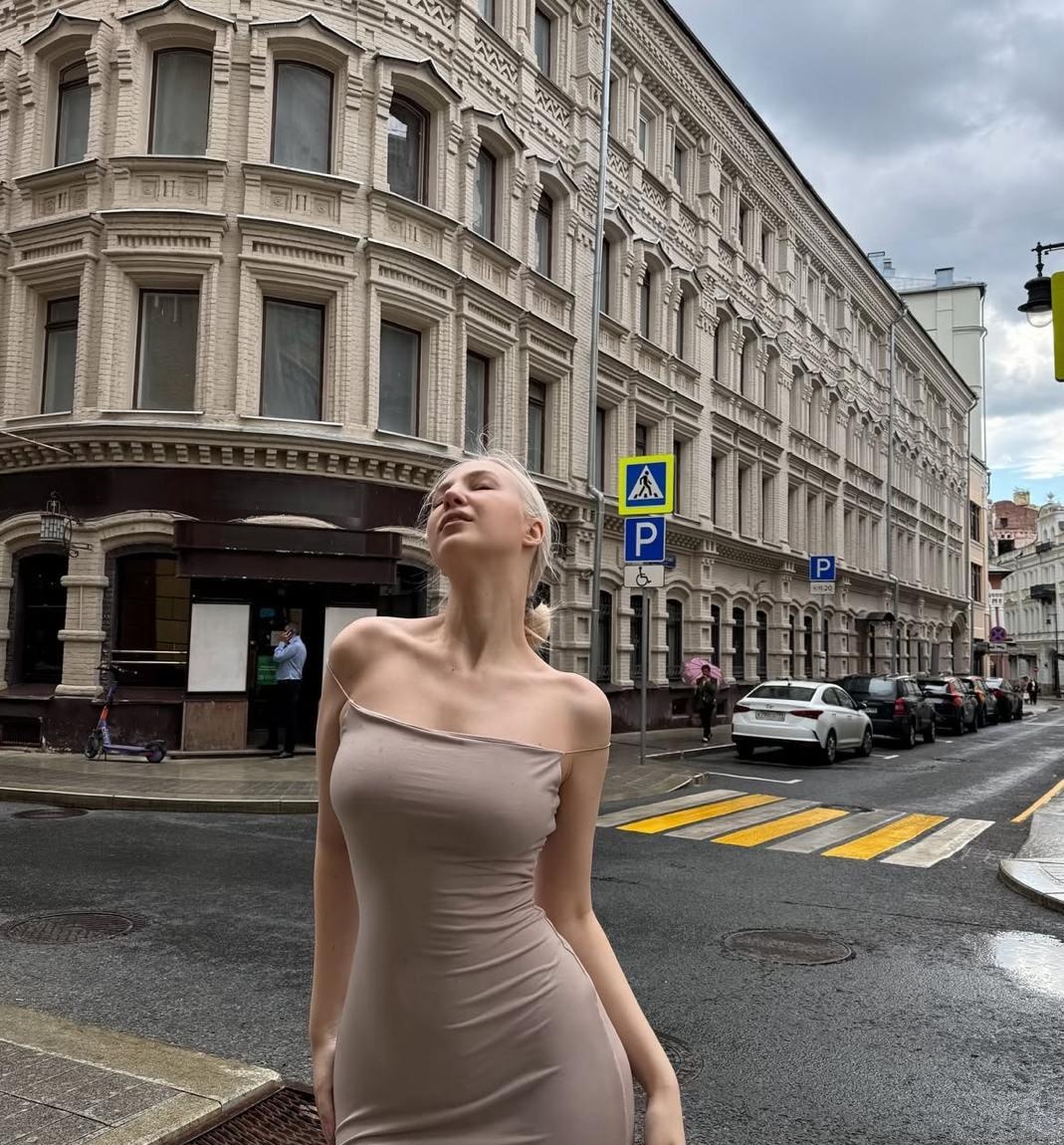 Алёнка привлекательная девушка из Валуек цена от 5000 руб